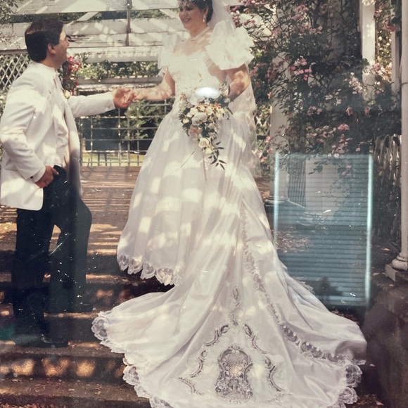 VINTAGE 1988 Eve of Milday Wedding Dress - Picture 8 of 10